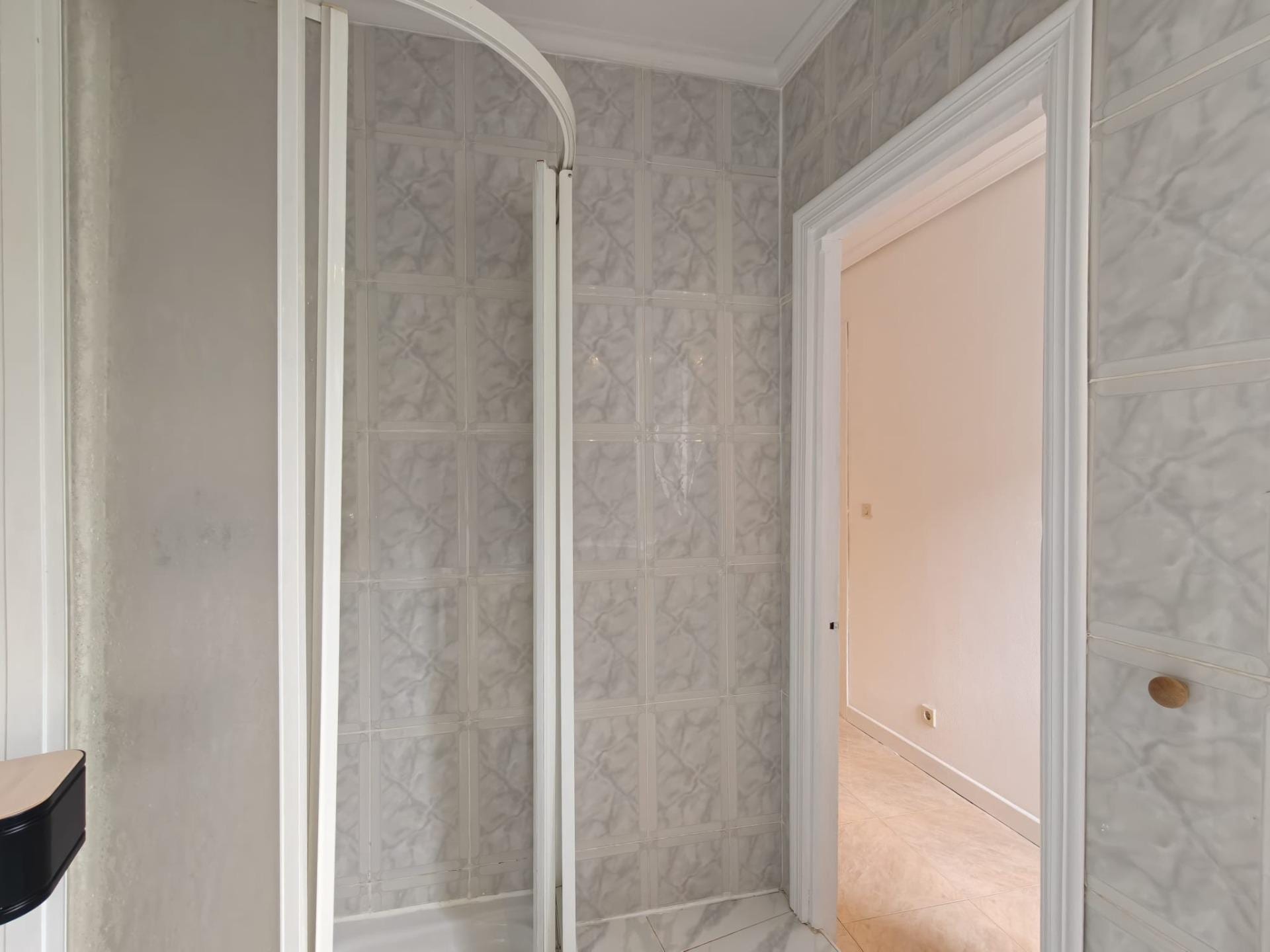 Piso para invertir en Ujo de dos dormitorios - Foto 8