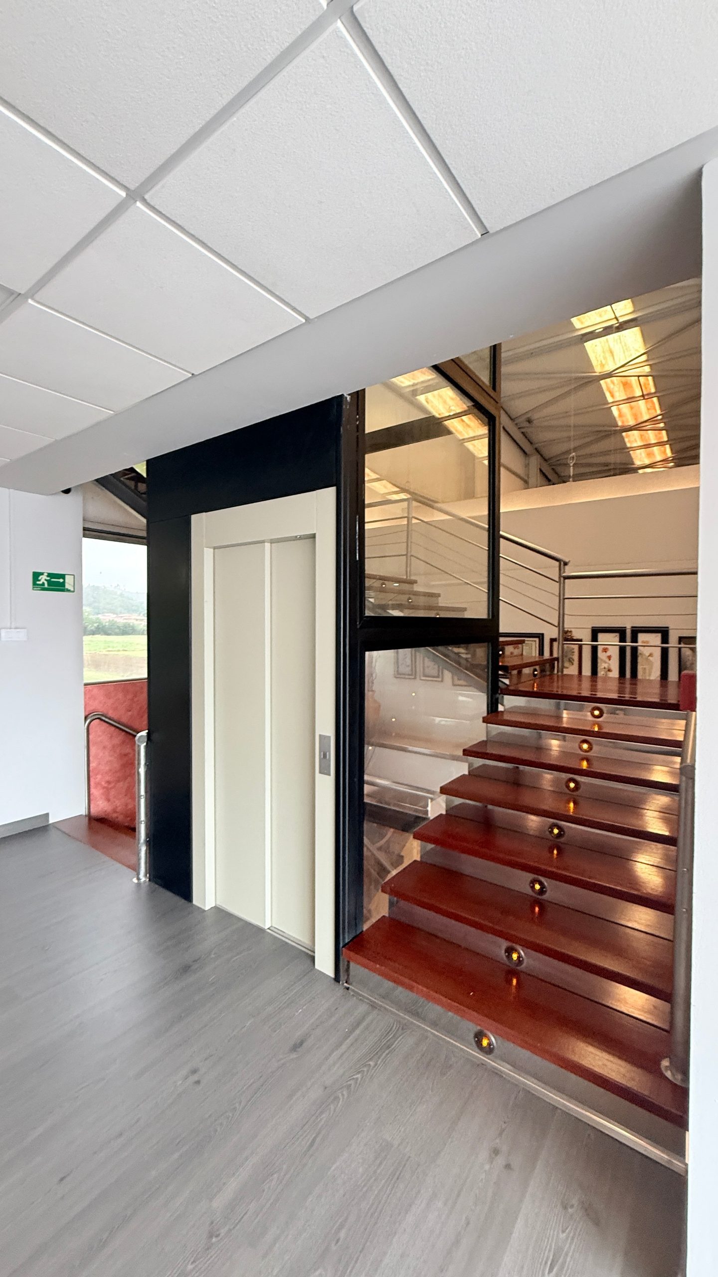 Nave industrial en funcionamiento en Llanes - Foto 17