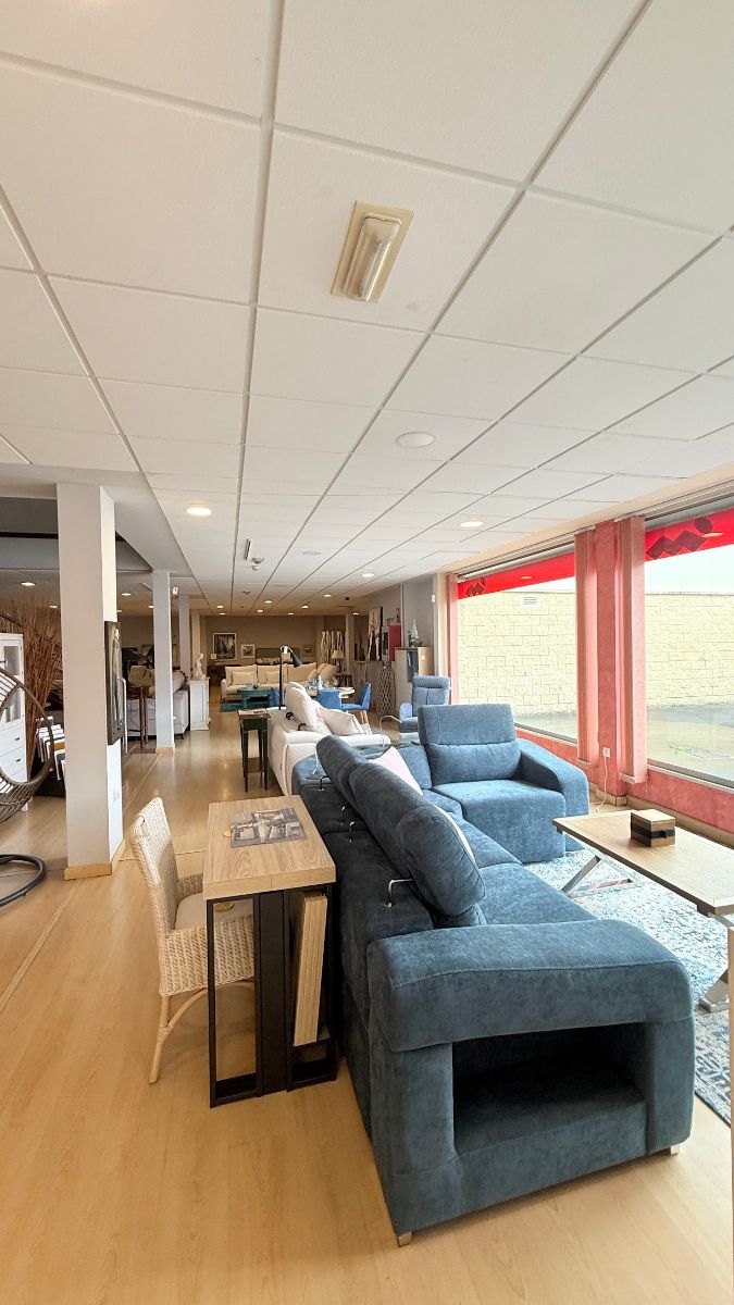Nave industrial en funcionamiento en Llanes