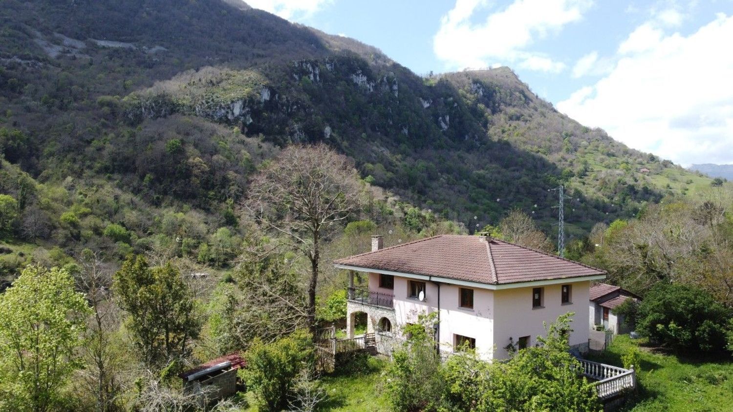 Casa con 5.522 m² de terreno y vistas a la montaña | Amieva - Foto 3