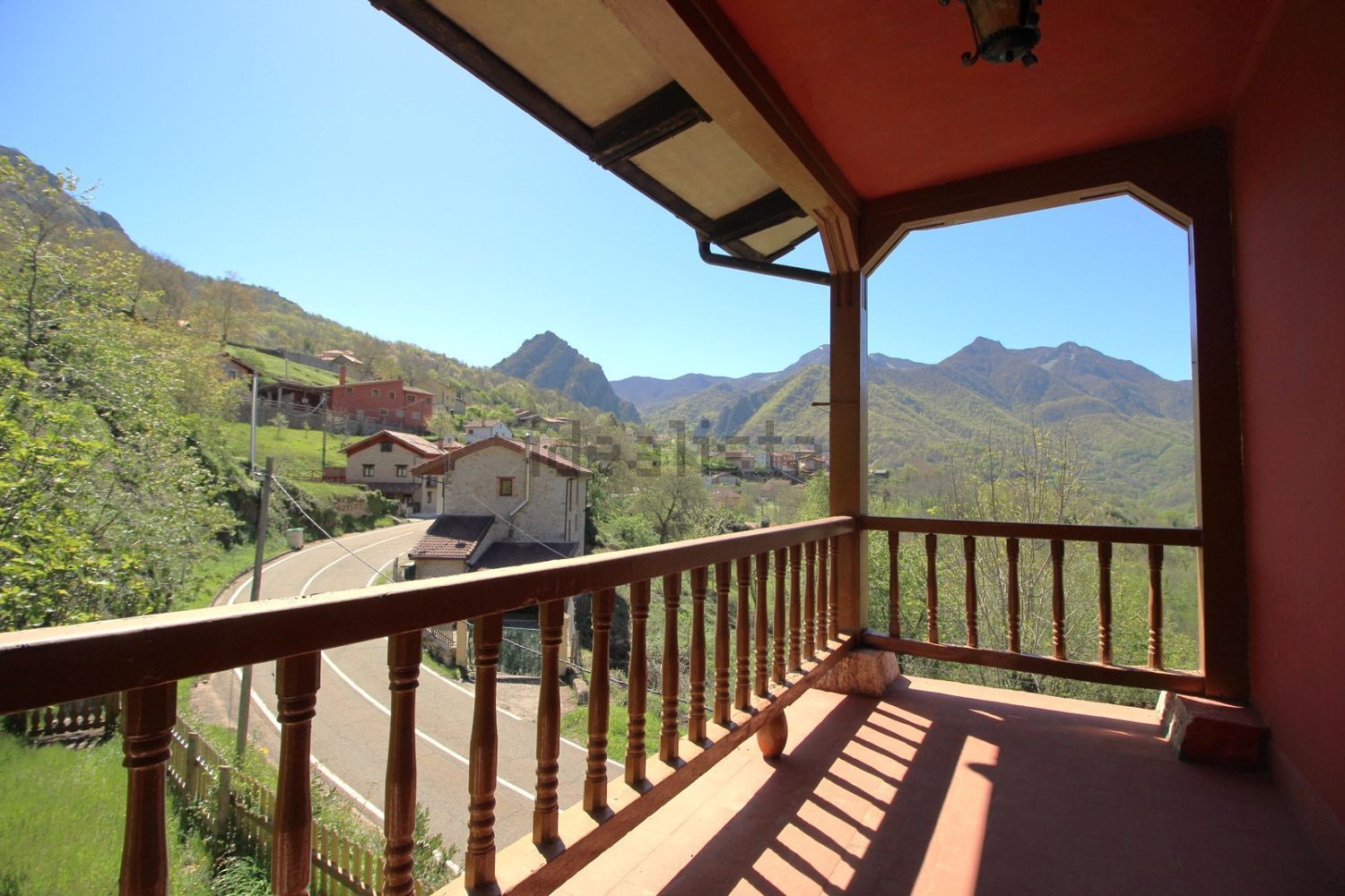 Casa de pueblo de dos plantas en Oseja de Sajambre, entre Asturias y León - Foto 12