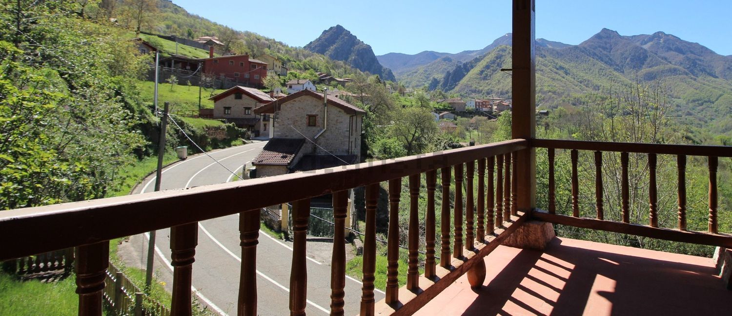 Casa de pueblo de dos plantas en Oseja de Sajambre, entre Asturias y León - Foto 7