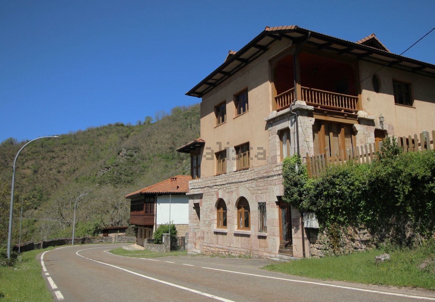 Casa de pueblo de dos plantas en Oseja de Sajambre, entre Asturias y León - Foto 8