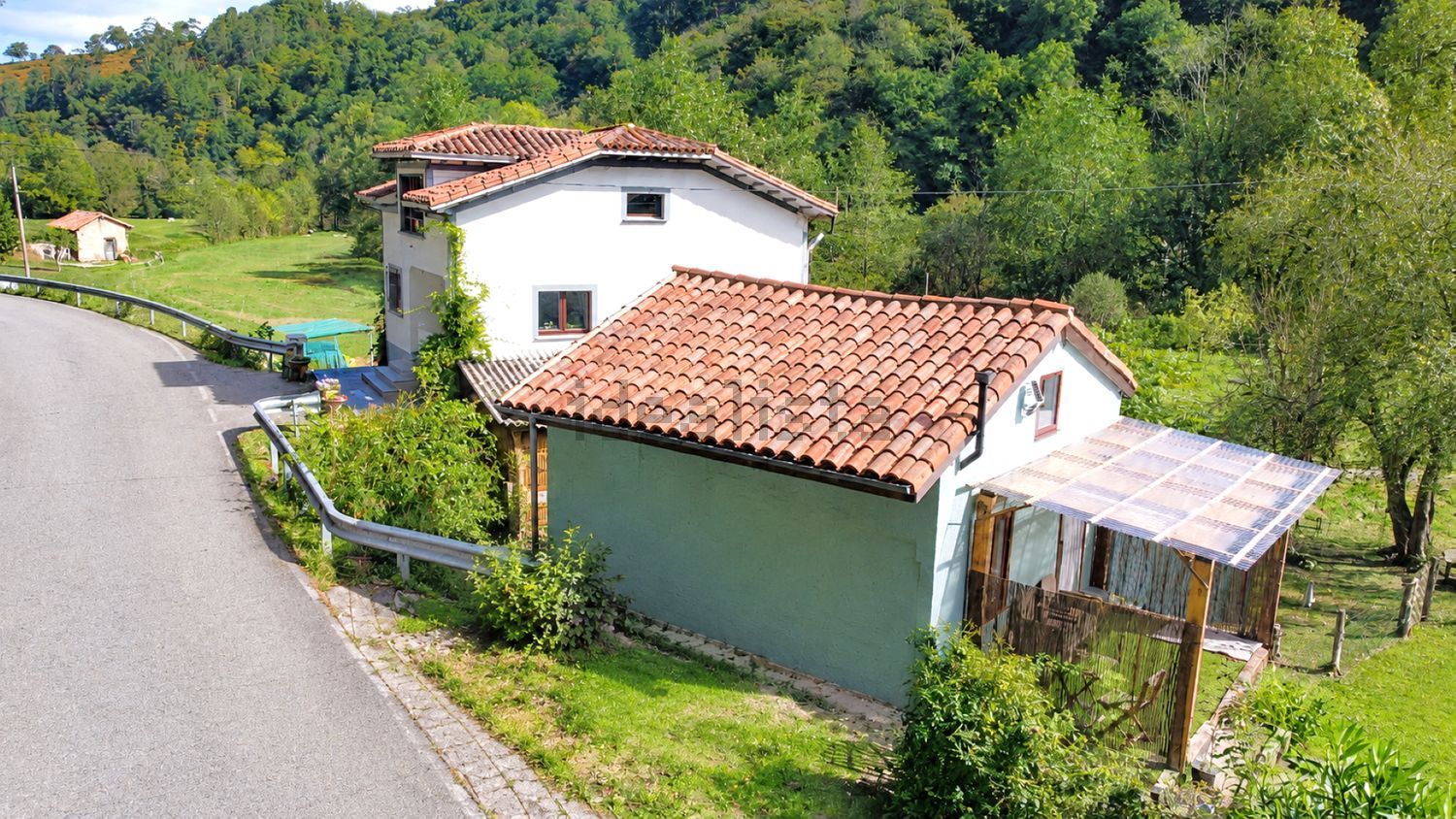 Dos casas reformadas con 1,7 hectáreas, molino y finca para caballos | Espinaredo, Piloña - Foto 30