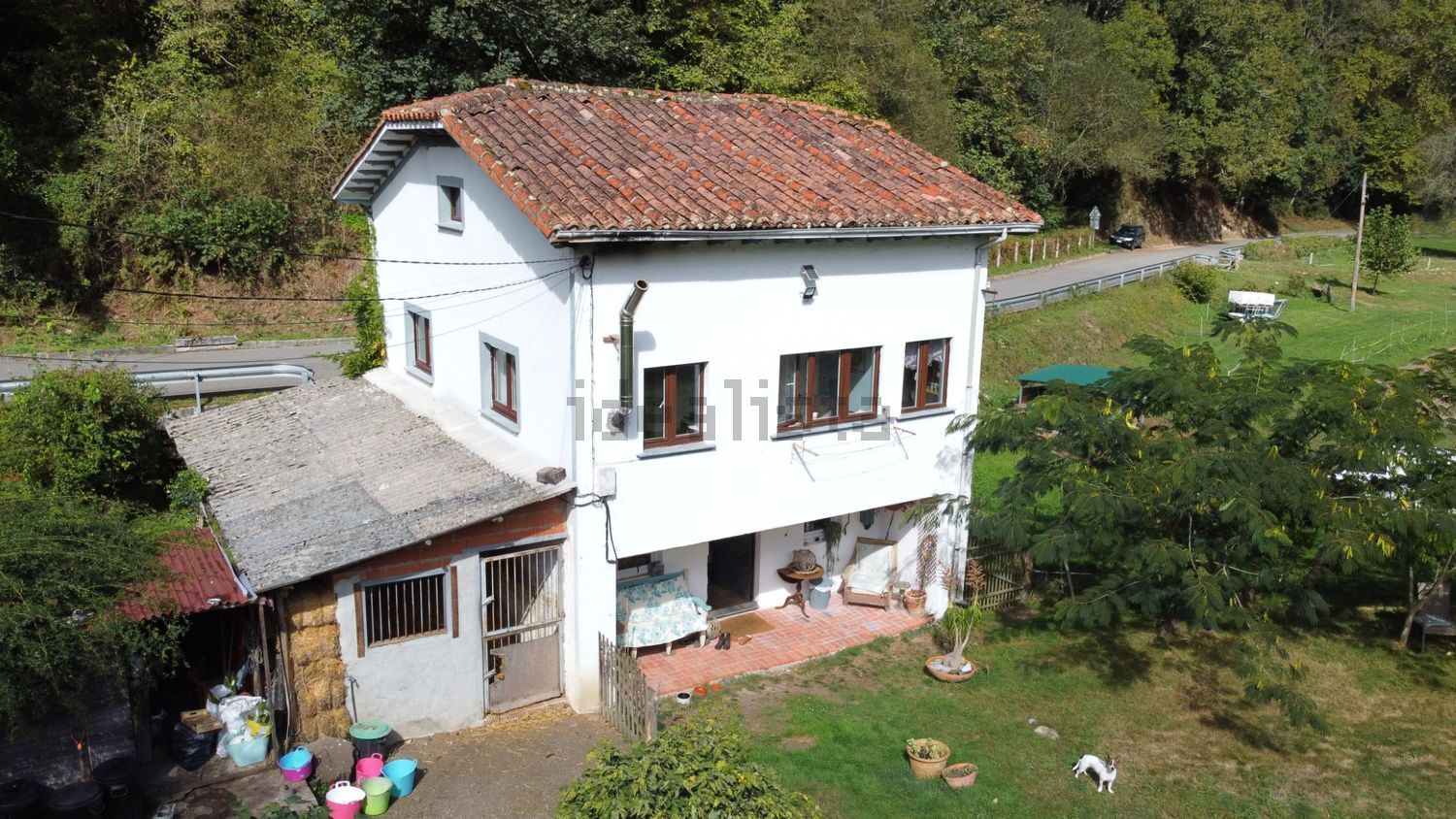 Dos casas reformadas con 1,7 hectáreas, molino y finca para caballos | Espinaredo, Piloña - Foto 2