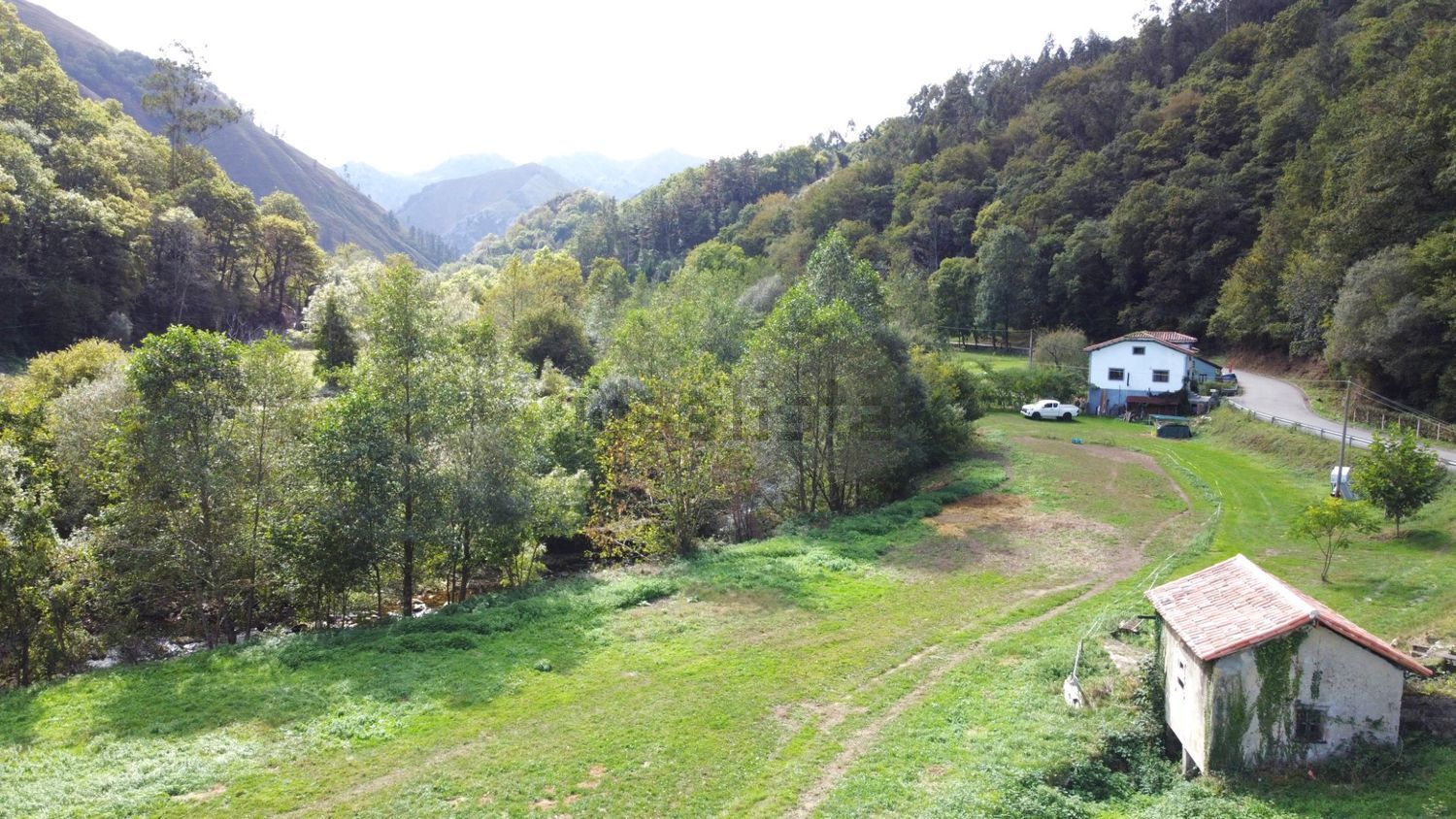Dos casas reformadas con 1,7 hectáreas, molino y finca para caballos | Espinaredo, Piloña - Foto 13