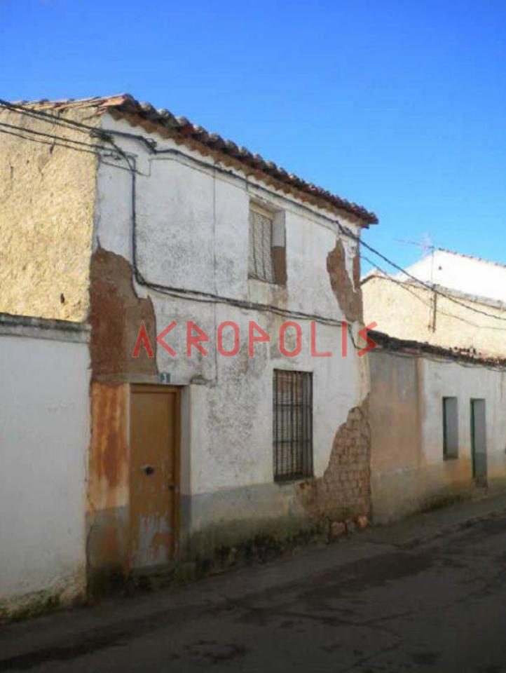 VENTA DE CASA EN MANGANESES DE LA LAMPREANA