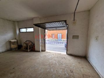 VENTA DE LOCAL EN MANGANESES DE LA LAMPREANA - Foto 4