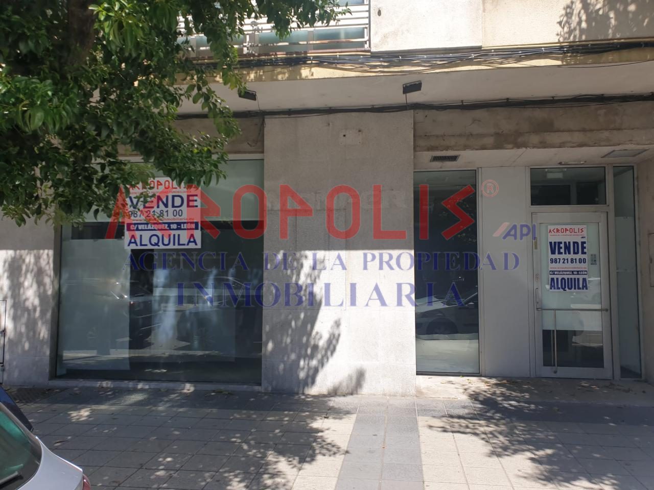 VENTA DE LOCAL EN FERNANDEZ LADREDA, LEON