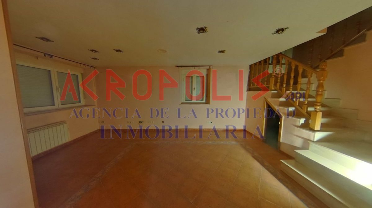 VENTA DE CASA CON PARCELA EN LA POLA DE GORDÓN, LEÓN - Foto 4