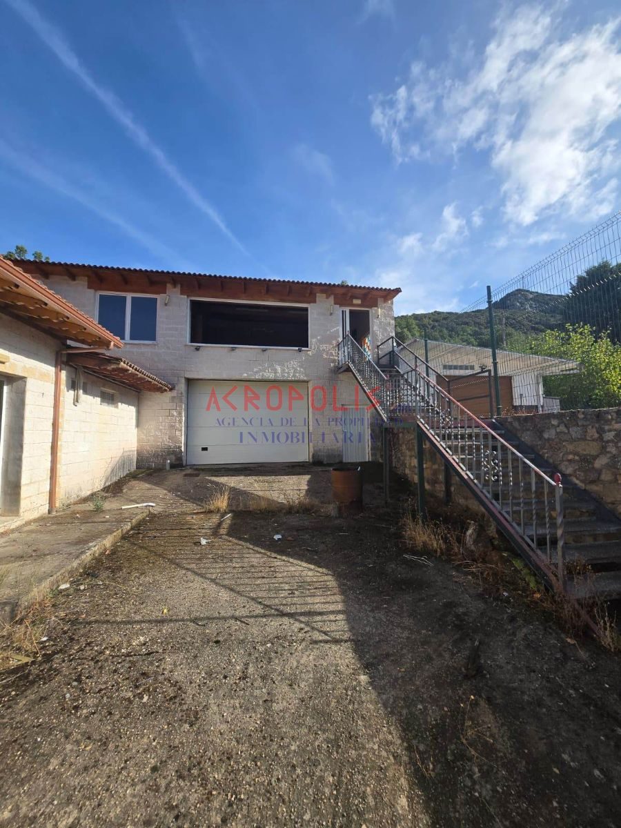 VENTA DE CASA CON PARCELA EN LA POLA DE GORDÓN, LEÓN - Foto 8