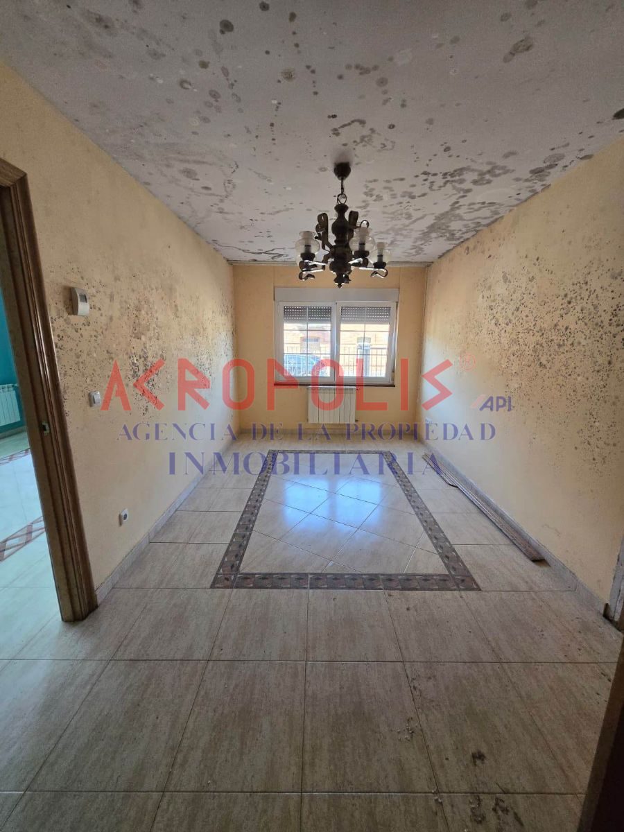 VENTA DE CASA ADOSADA EN GRADEFES, LEÓN - Foto 4