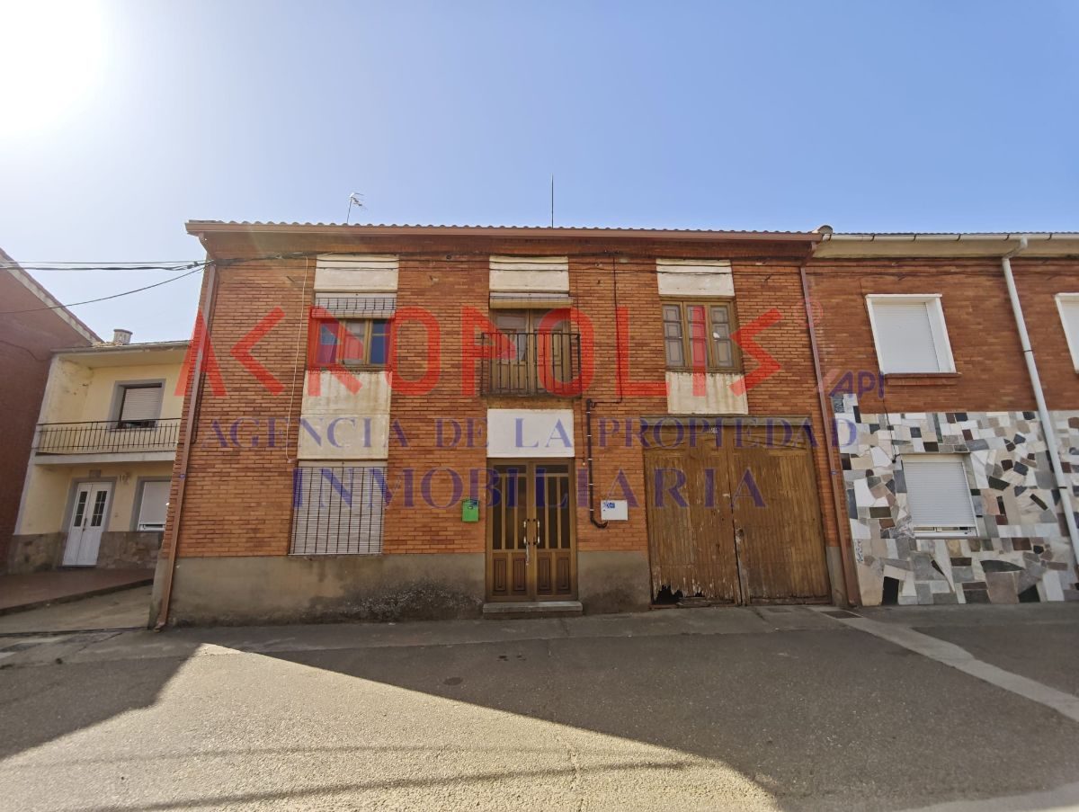 CASA EN QUIRUELAS DE VIDRIALES