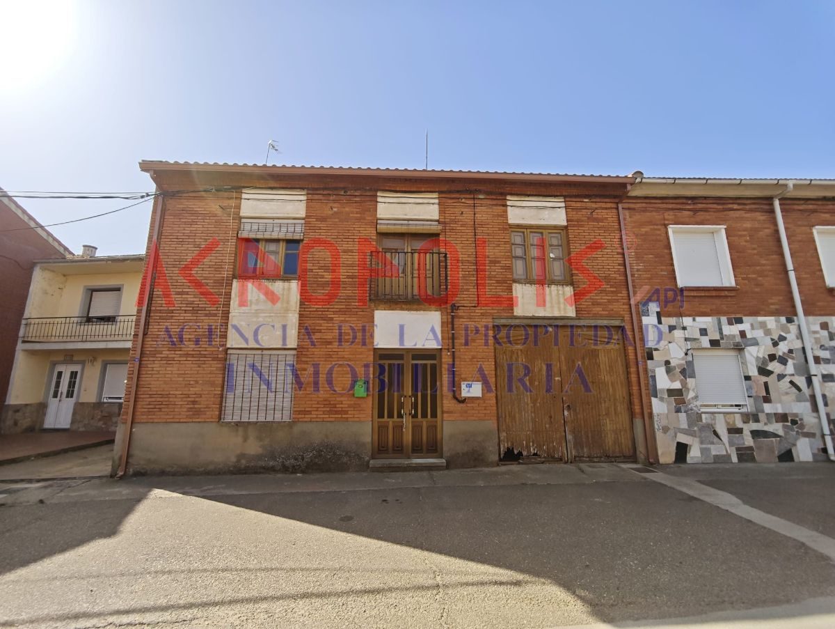 CASA EN QUIRUELAS DE VIDRIALES