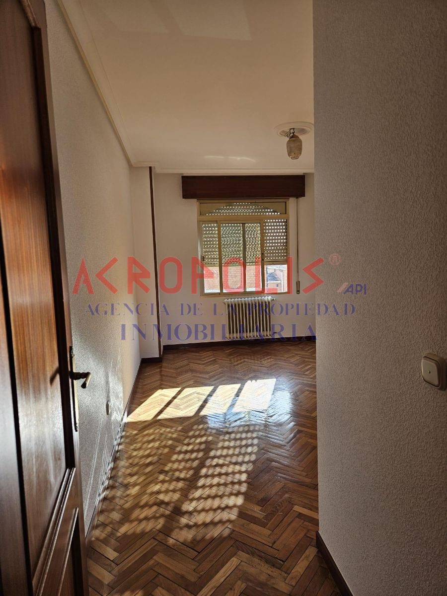 ALQUILER DE PISO SIN AMUEBLAR EN BENAVENTE - Foto 4