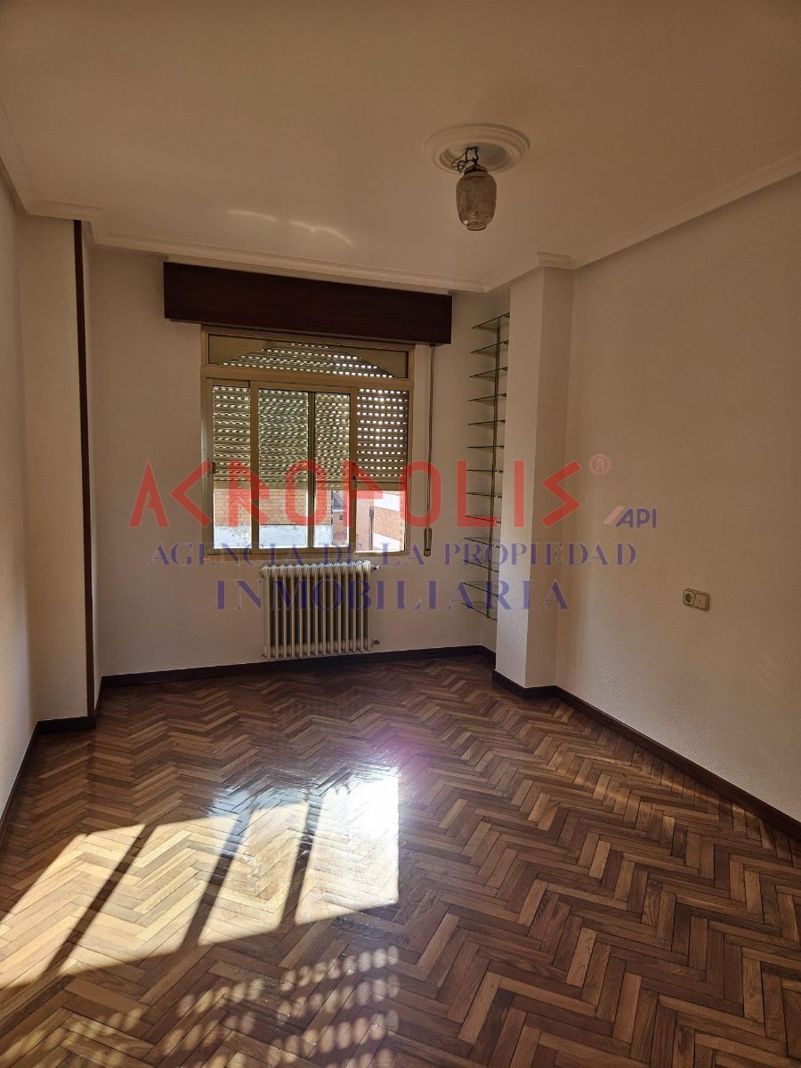 ALQUILER DE PISO SIN AMUEBLAR EN BENAVENTE - Foto 5