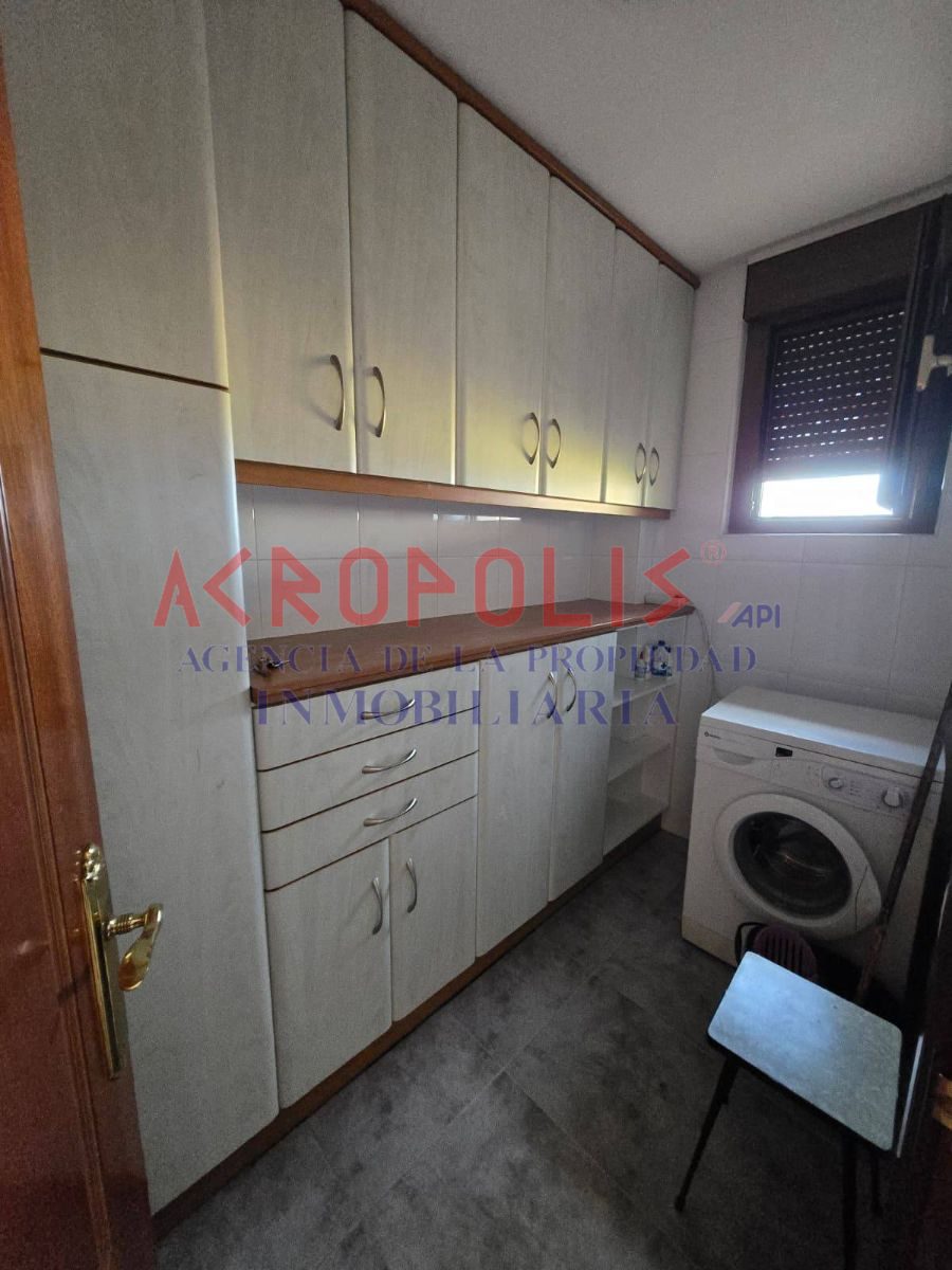VENTA DE CASA ADOSADA CON GRAN NAVE, TERRAZA Y ESPACIOS ÚNICOS EN VILECHA - Foto 11