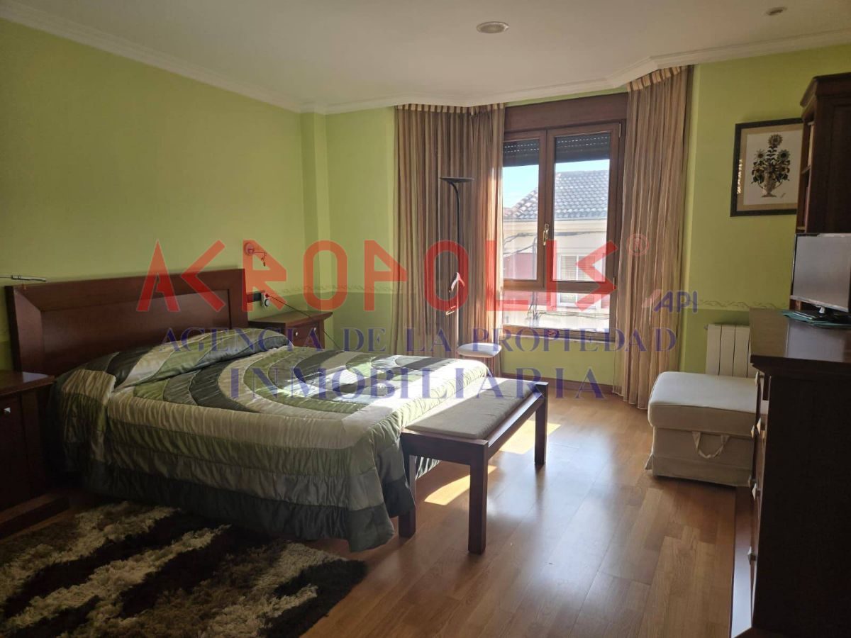 VENTA DE CASA ADOSADA CON GRAN NAVE, TERRAZA Y ESPACIOS ÚNICOS EN VILECHA - Foto 12