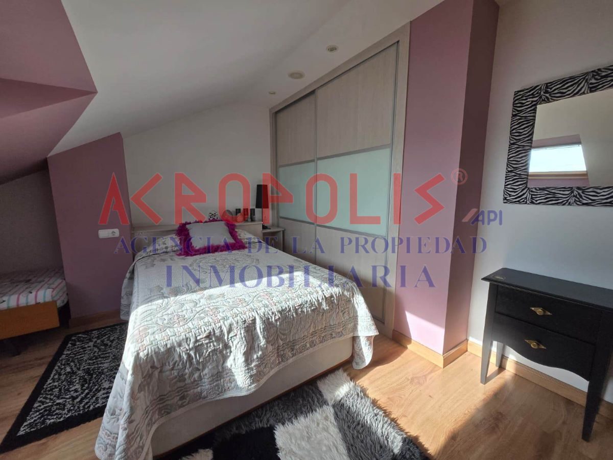 VENTA DE CASA ADOSADA CON GRAN NAVE, TERRAZA Y ESPACIOS ÚNICOS EN VILECHA - Foto 19