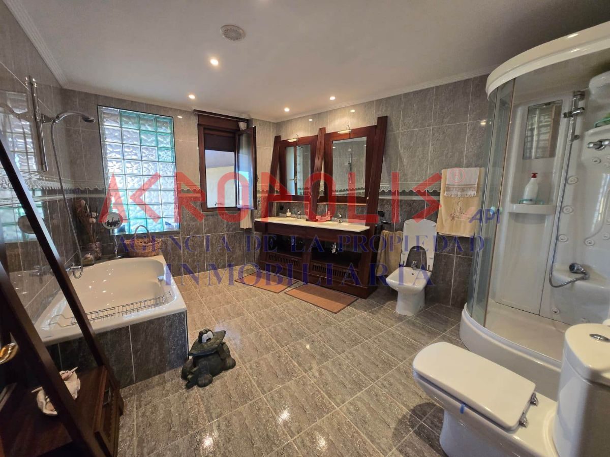 VENTA DE CASA ADOSADA CON GRAN NAVE, TERRAZA Y ESPACIOS ÚNICOS EN VILECHA - Foto 23