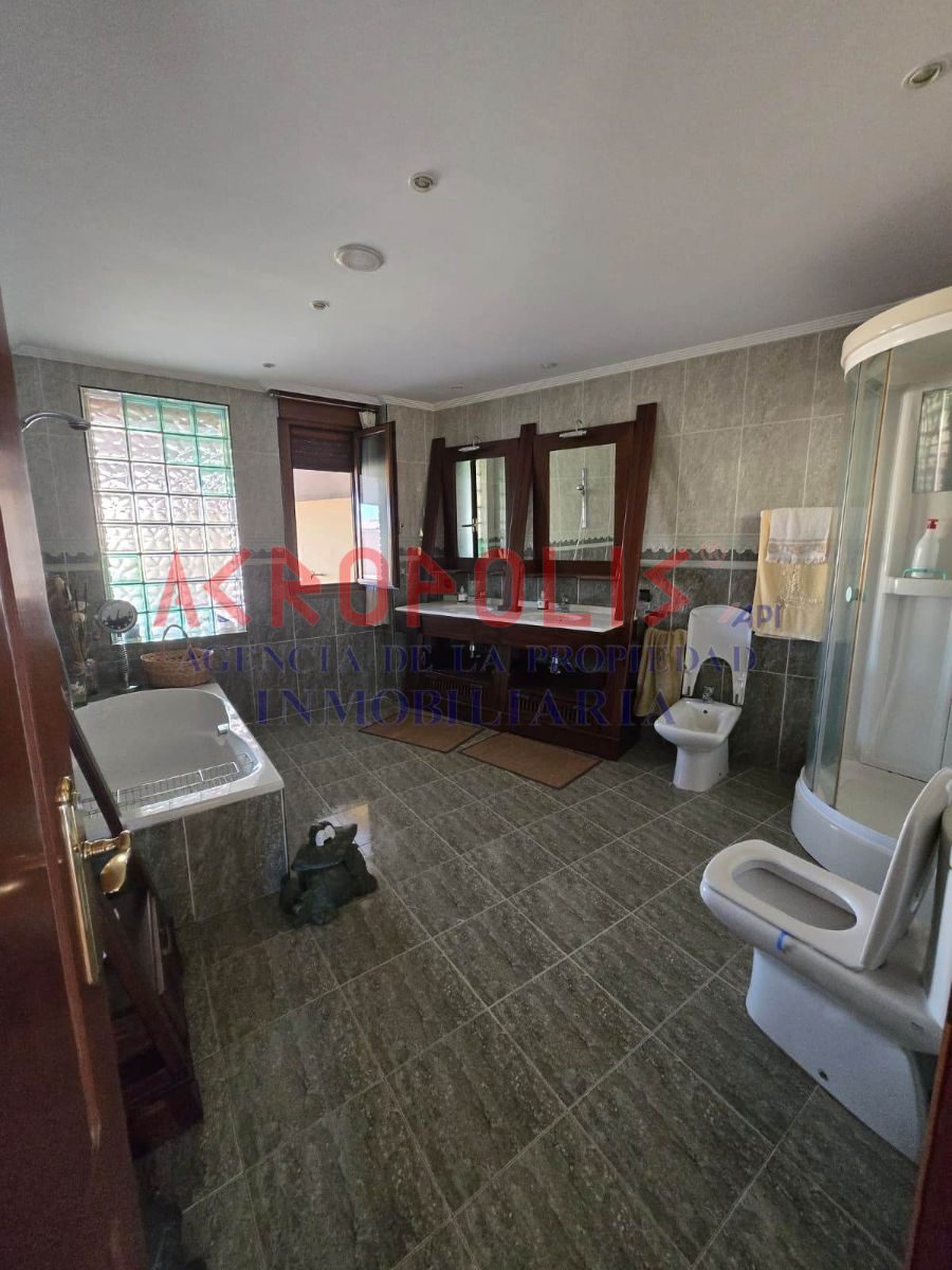 VENTA DE CASA ADOSADA CON GRAN NAVE, TERRAZA Y ESPACIOS ÚNICOS EN VILECHA - Foto 27