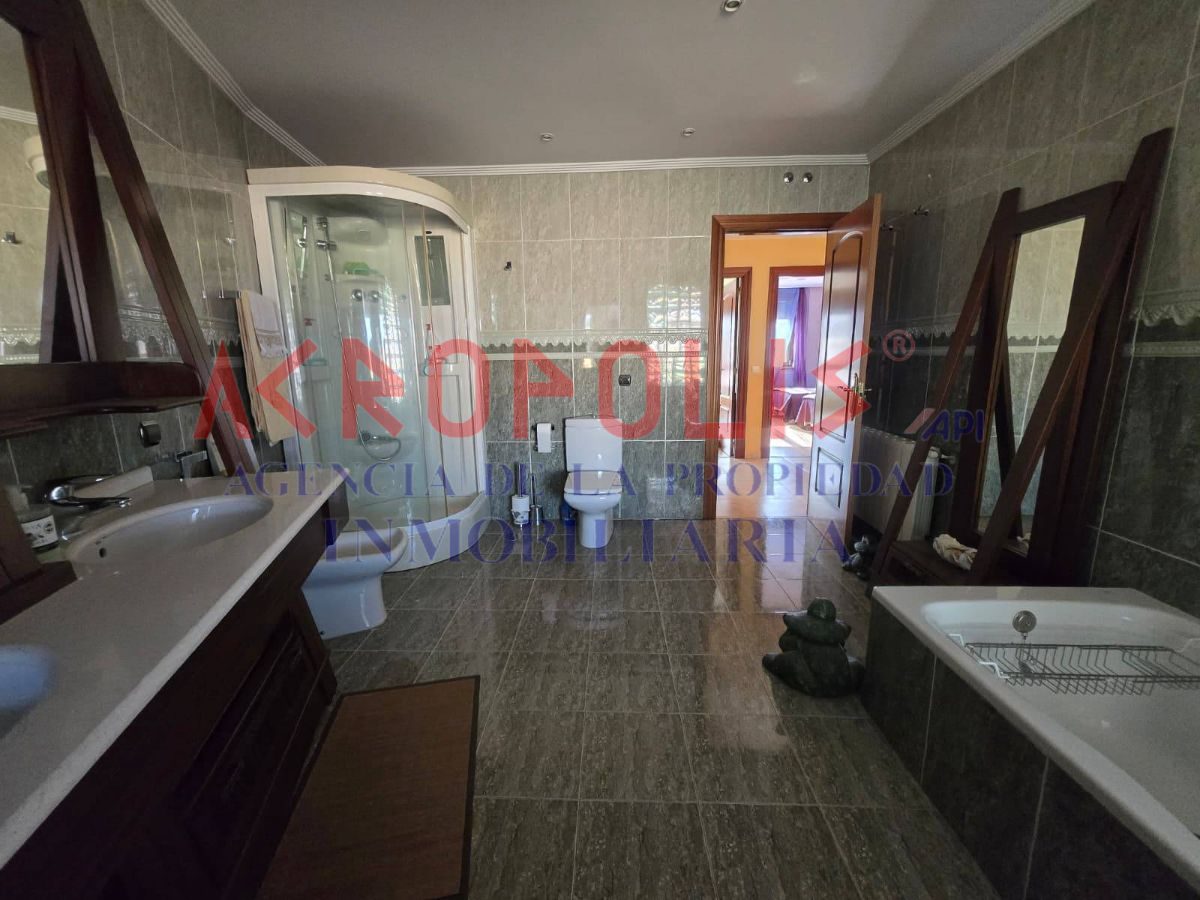 VENTA DE CASA ADOSADA CON GRAN NAVE, TERRAZA Y ESPACIOS ÚNICOS EN VILECHA - Foto 28