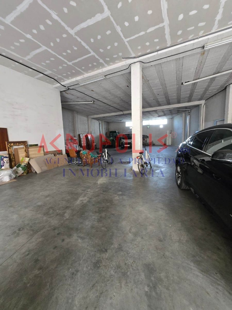 VENTA DE CASA ADOSADA CON GRAN NAVE, TERRAZA Y ESPACIOS ÚNICOS EN VILECHA - Foto 32