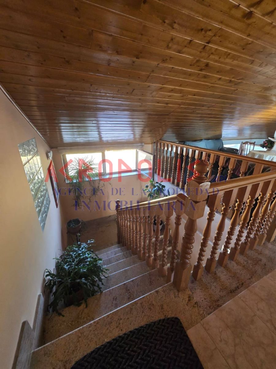 VENTA DE CASA ADOSADA CON GRAN NAVE, TERRAZA Y ESPACIOS ÚNICOS EN VILECHA - Foto 35