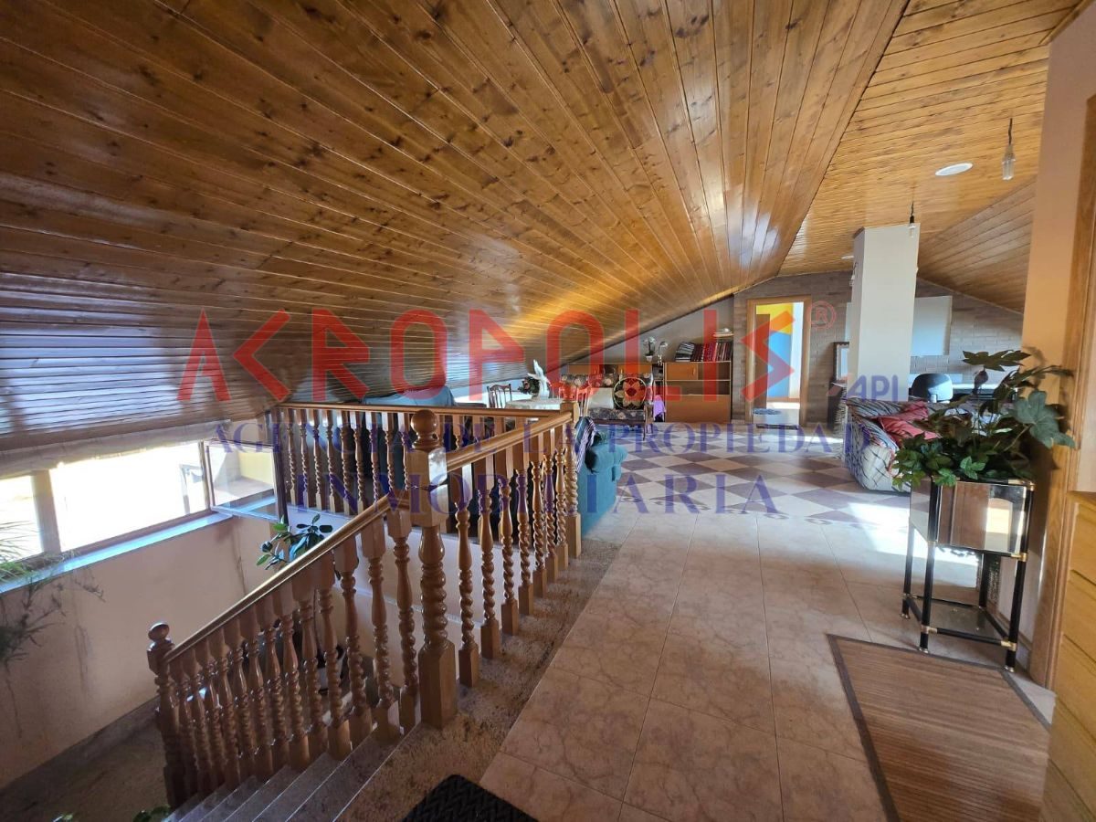 VENTA DE CASA ADOSADA CON GRAN NAVE, TERRAZA Y ESPACIOS ÚNICOS EN VILECHA - Foto 7