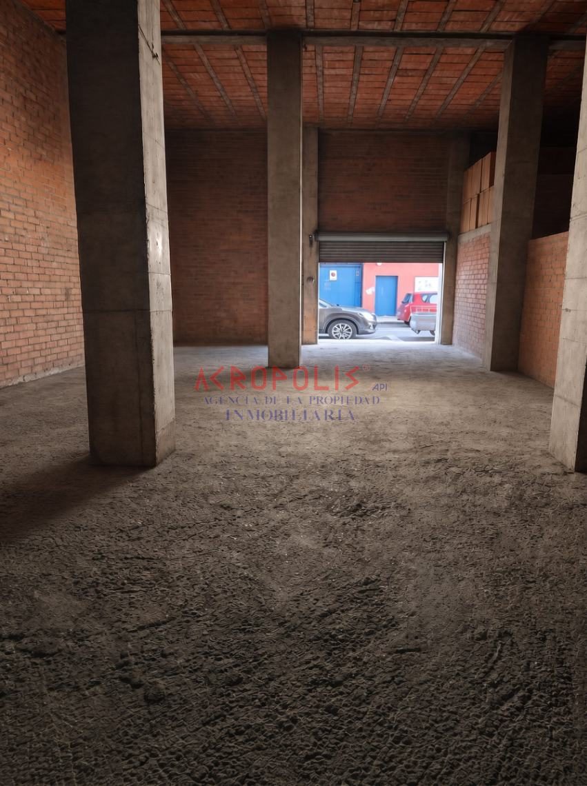 VENTA DE LOCAL EN BRUTO EN LA CHANTRÍA, LEÓN - Foto 4