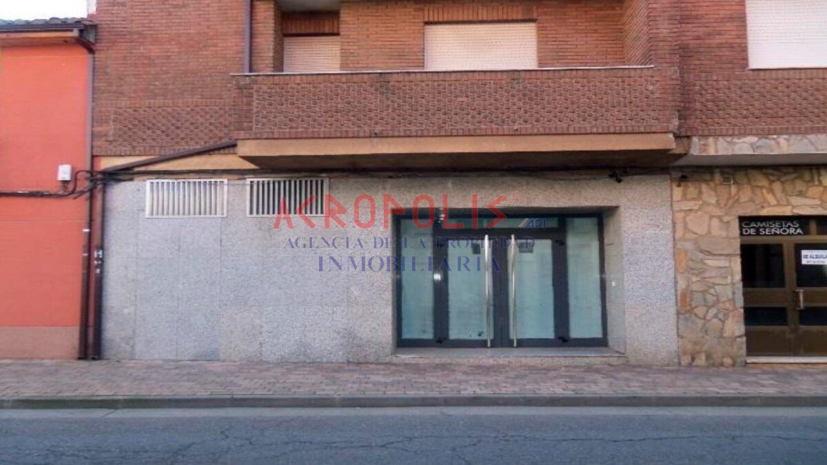 VENTA DE LOCAL COMERCIAL EN SANTA MARÍA DEL PÁRAMO, LEÓN