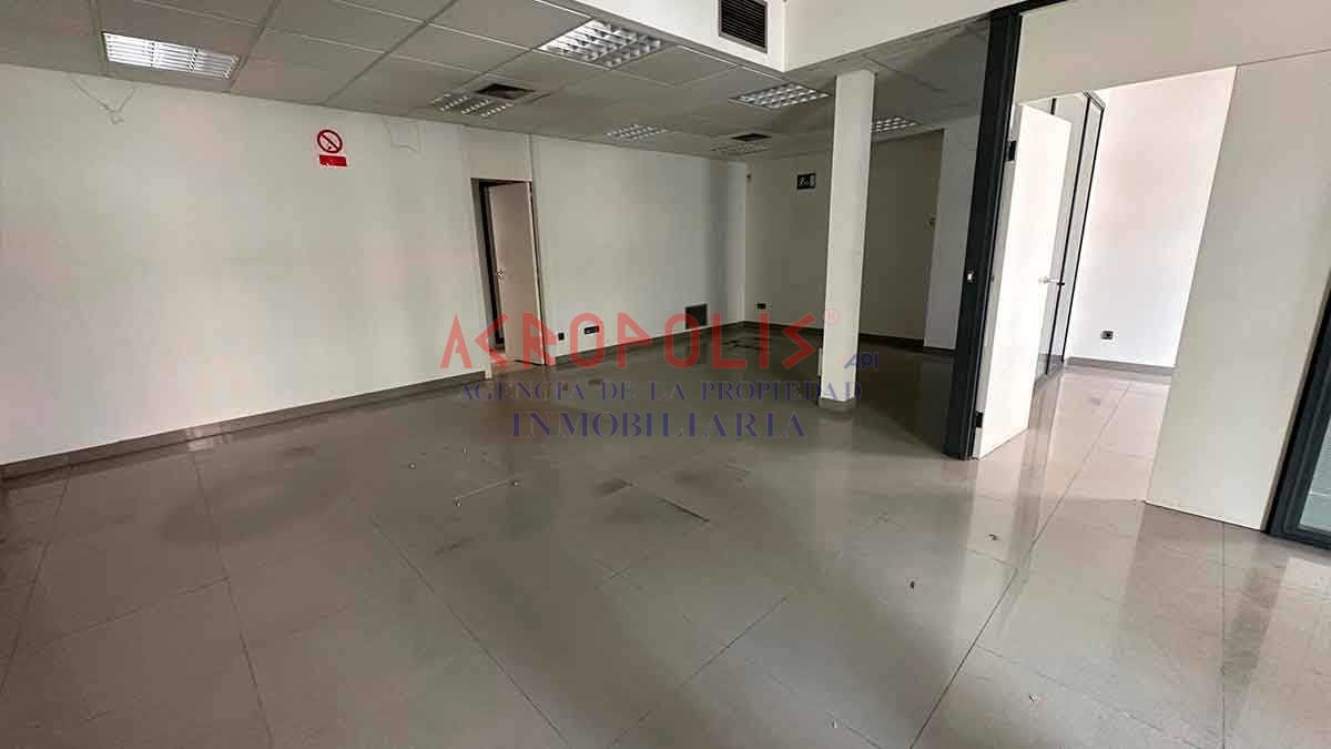 VENTA DE LOCAL COMERCIAL EN CISTIERNA, LEÓN - Foto 13