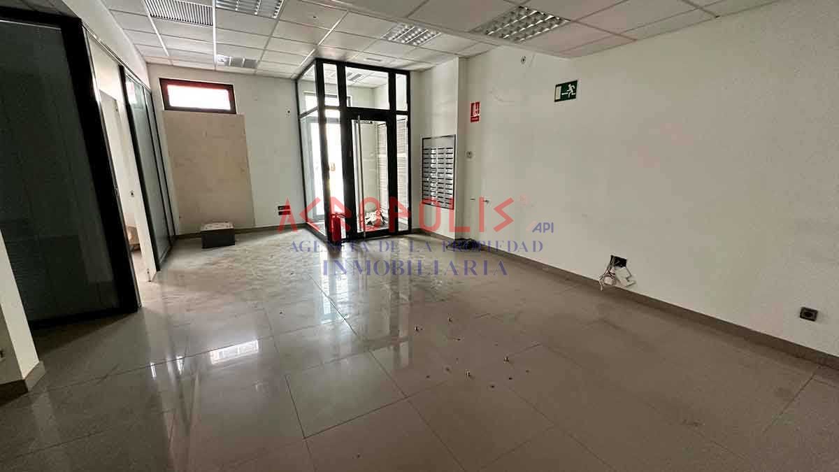 VENTA DE LOCAL COMERCIAL EN CISTIERNA, LEÓN - Foto 18