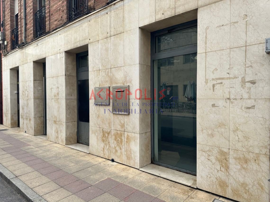 VENTA DE LOCAL COMERCIAL EN CISTIERNA, LEÓN
