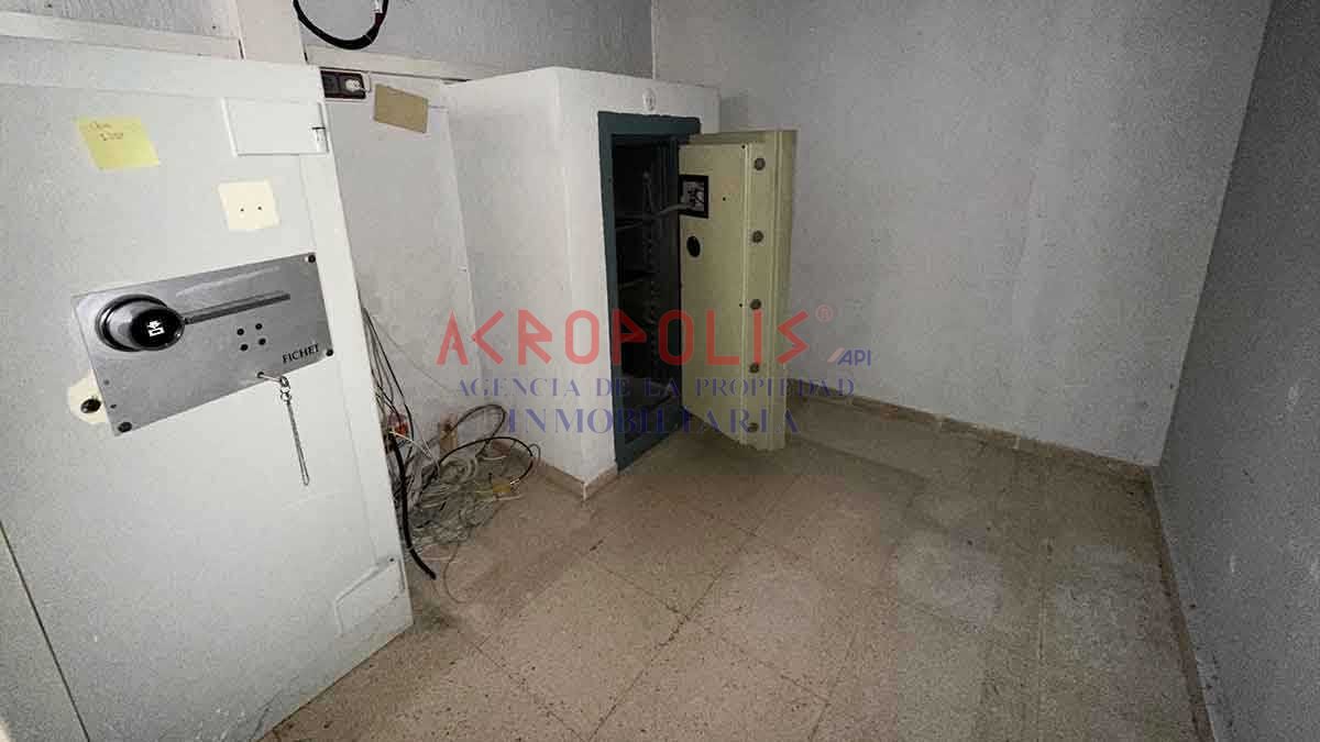 VENTA DE LOCAL COMERCIAL EN CISTIERNA, LEÓN - Foto 8