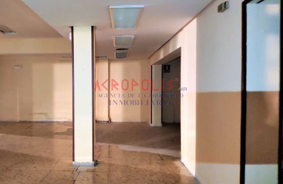 VENTA DE LOCAL COMERCIAL EN BEMBIBRE, LEÓN - Foto 5