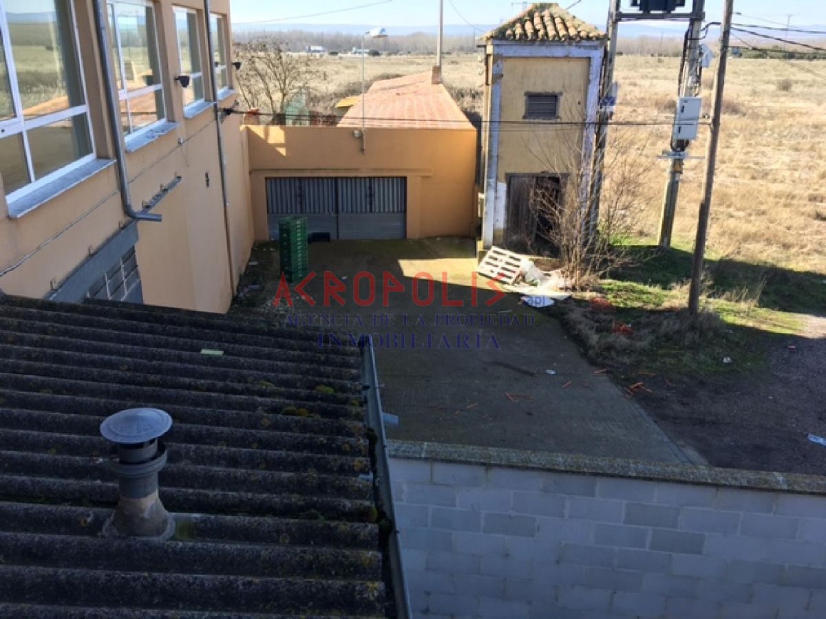 VENTA DE HOTEL EN ROPERUELOS DEL PÁRAMO, LEÓN - Foto 11