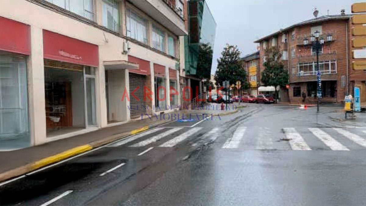 VENTA DE UN CONJUNTO DE LOCALES EN BEMBIBRE, LEÓN - Foto 3
