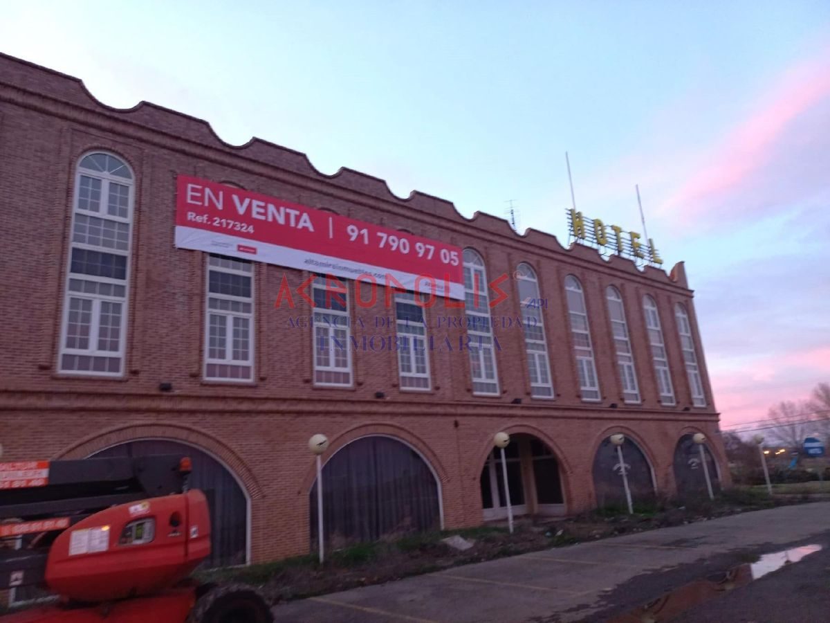 VENTA DE HOTEL EN ONZONILLA, LEÓN