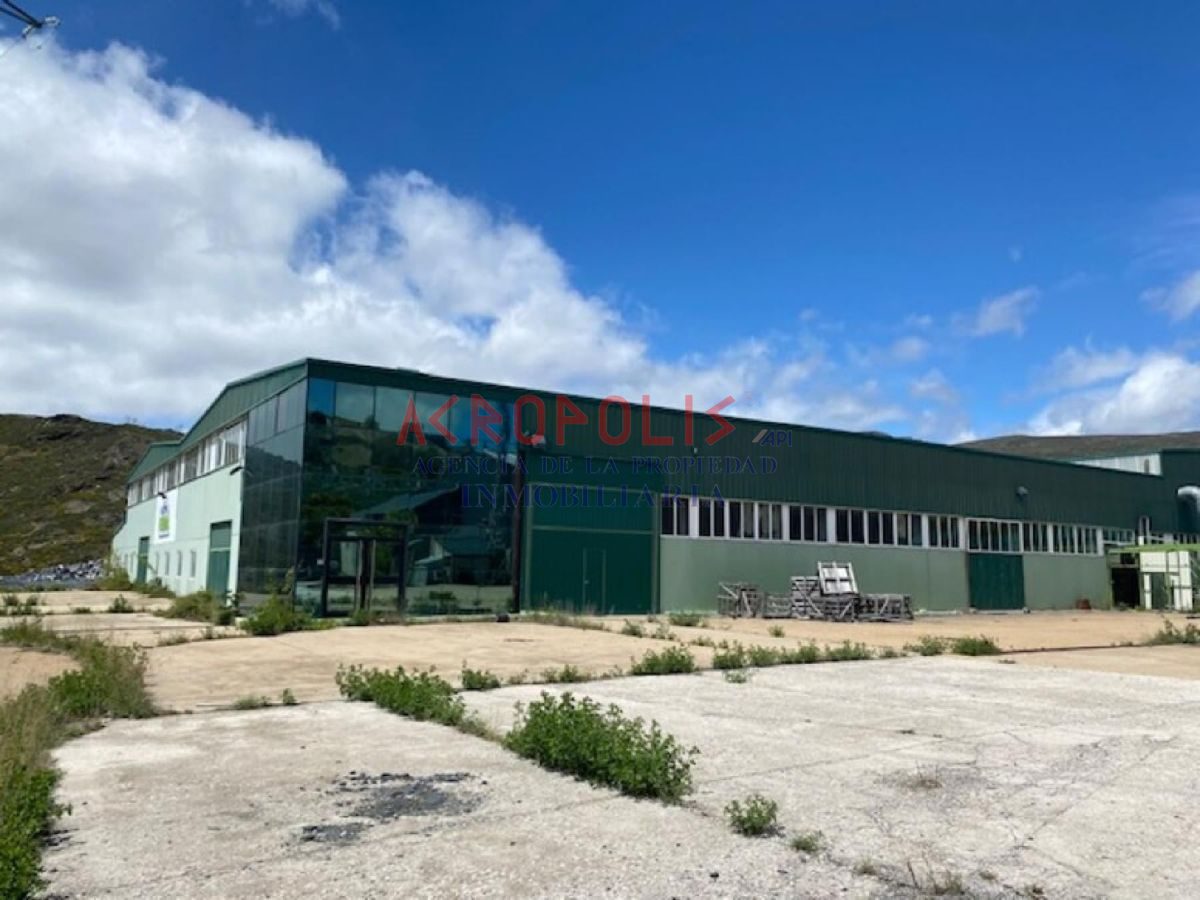 VENTA DE NAVE INDUSTRIAL EN EL ENCINEDO, LEÓN