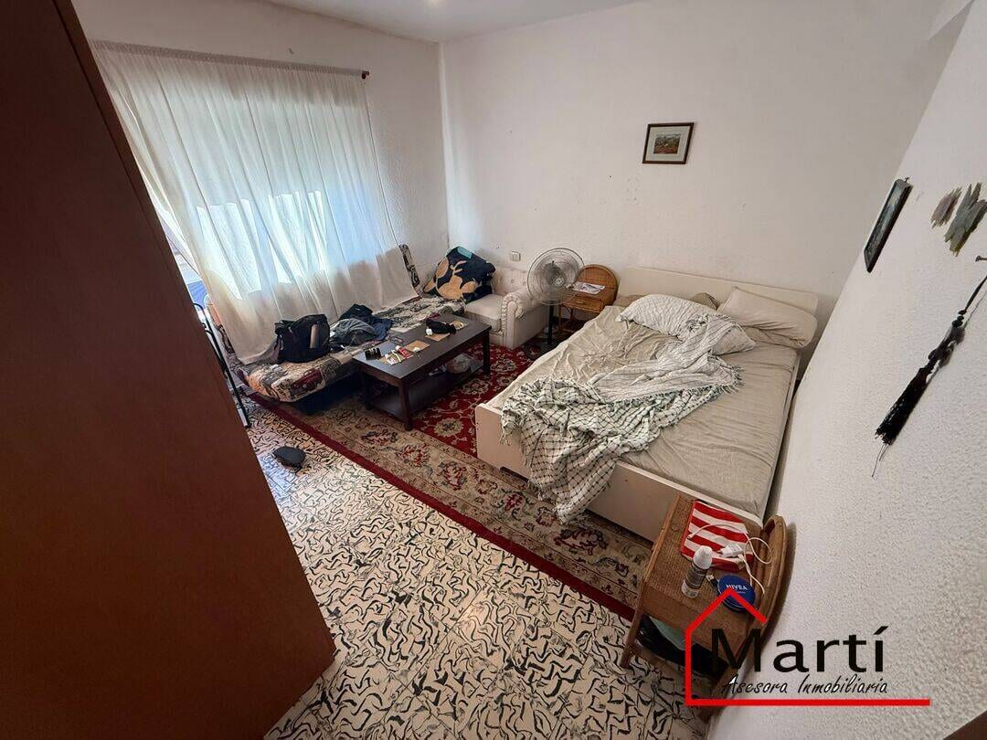 Una oportunidad para inversores que buscan espacio, margen de mejora y una vivienda parcialmente actualizada - Foto 12