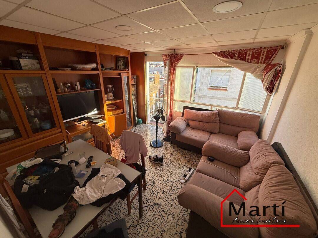 Una oportunidad para inversores que buscan espacio, margen de mejora y una vivienda parcialmente actualizada - Foto 17