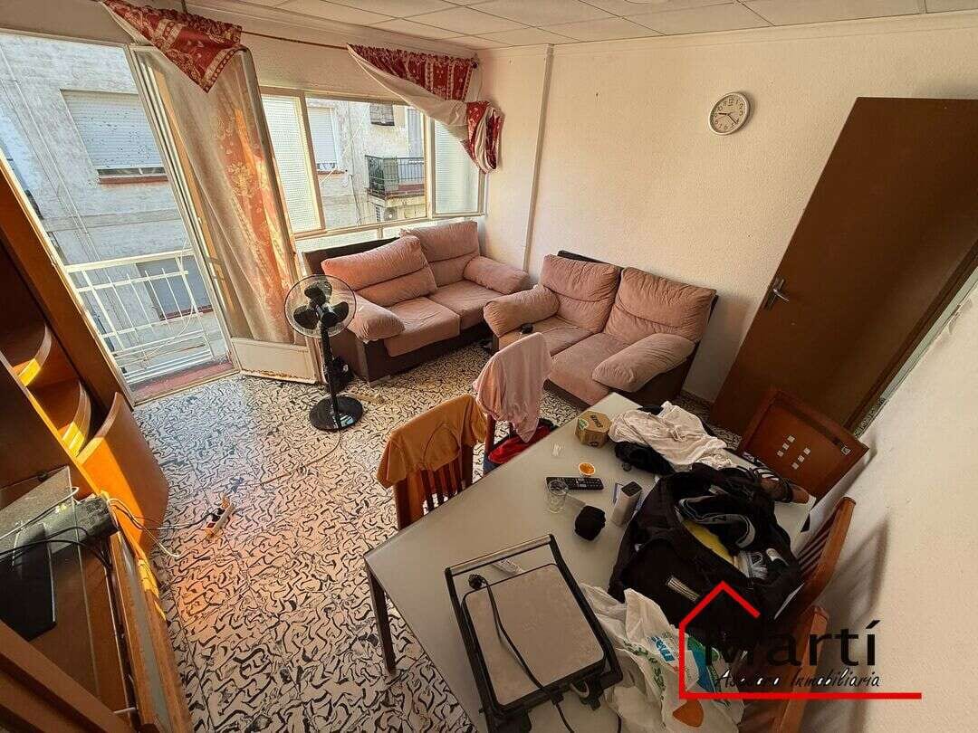 Una oportunidad para inversores que buscan espacio, margen de mejora y una vivienda parcialmente actualizada - Foto 18