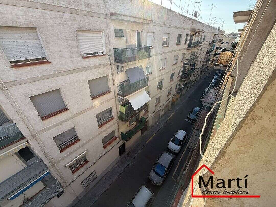 Una oportunidad para inversores que buscan espacio, margen de mejora y una vivienda parcialmente actualizada - Foto 23