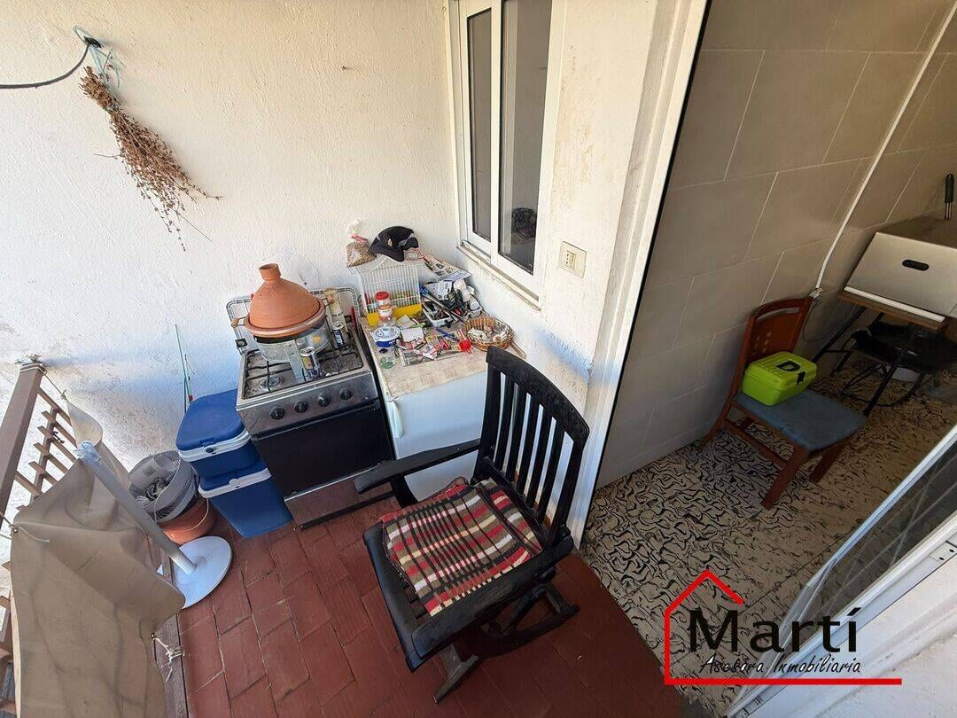 Una oportunidad para inversores que buscan espacio, margen de mejora y una vivienda parcialmente actualizada - Foto 7