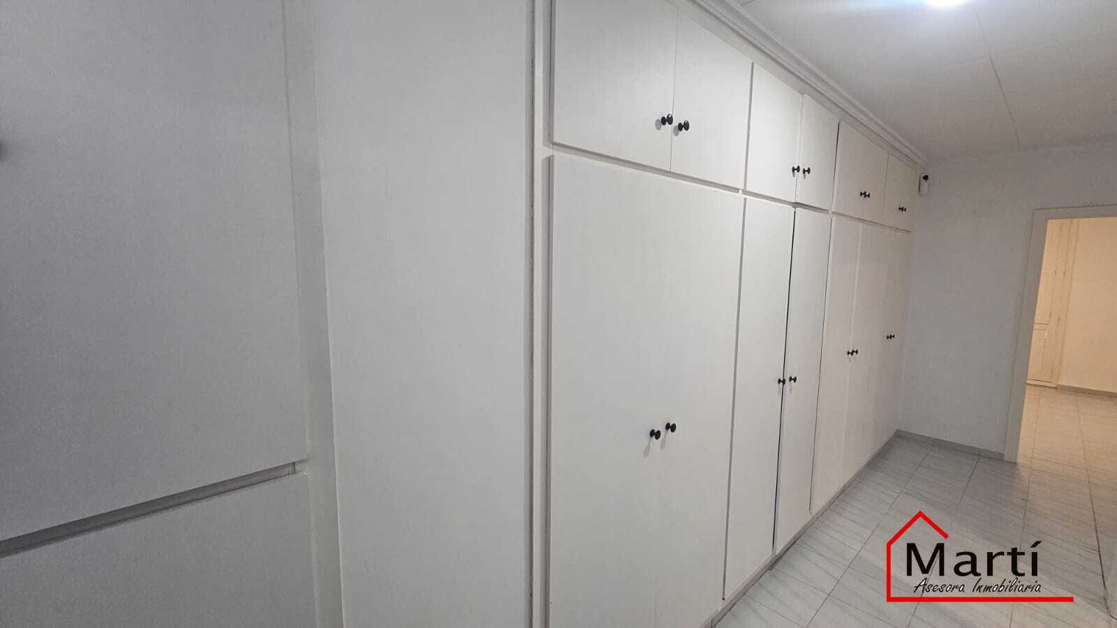 Chalet esquinero reformado de 4 habitaciones con terraza en Burriana - Foto 10
