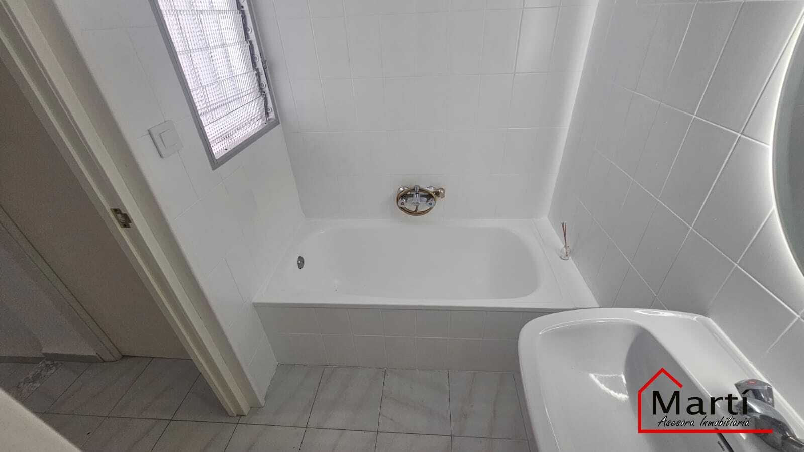 Chalet esquinero reformado de 4 habitaciones con terraza en Burriana - Foto 18
