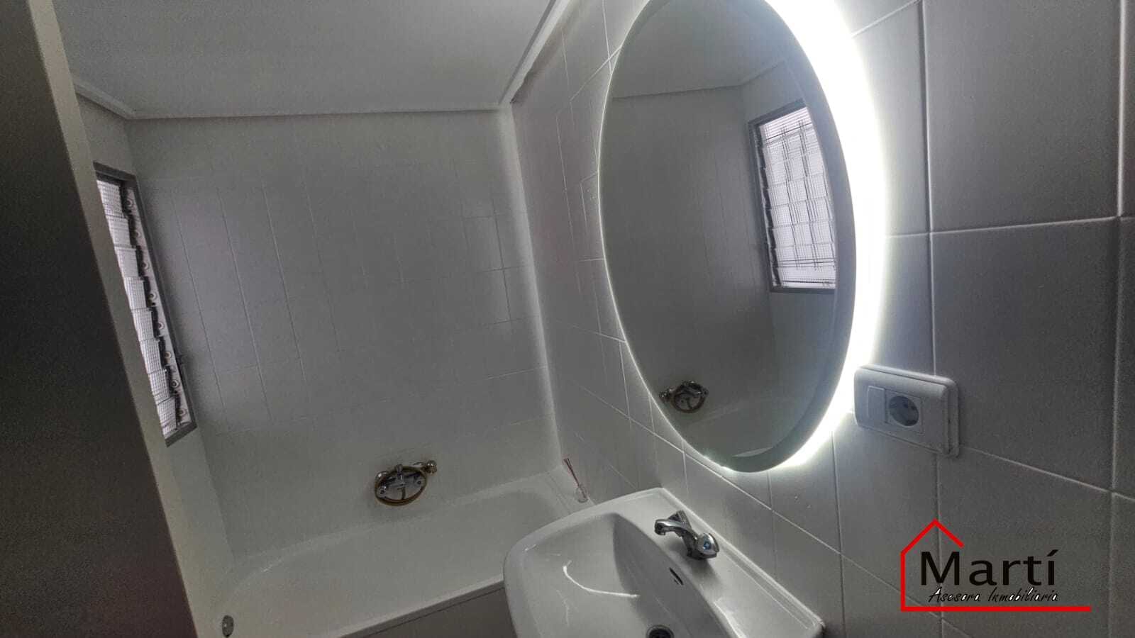 Chalet esquinero reformado de 4 habitaciones con terraza en Burriana - Foto 19