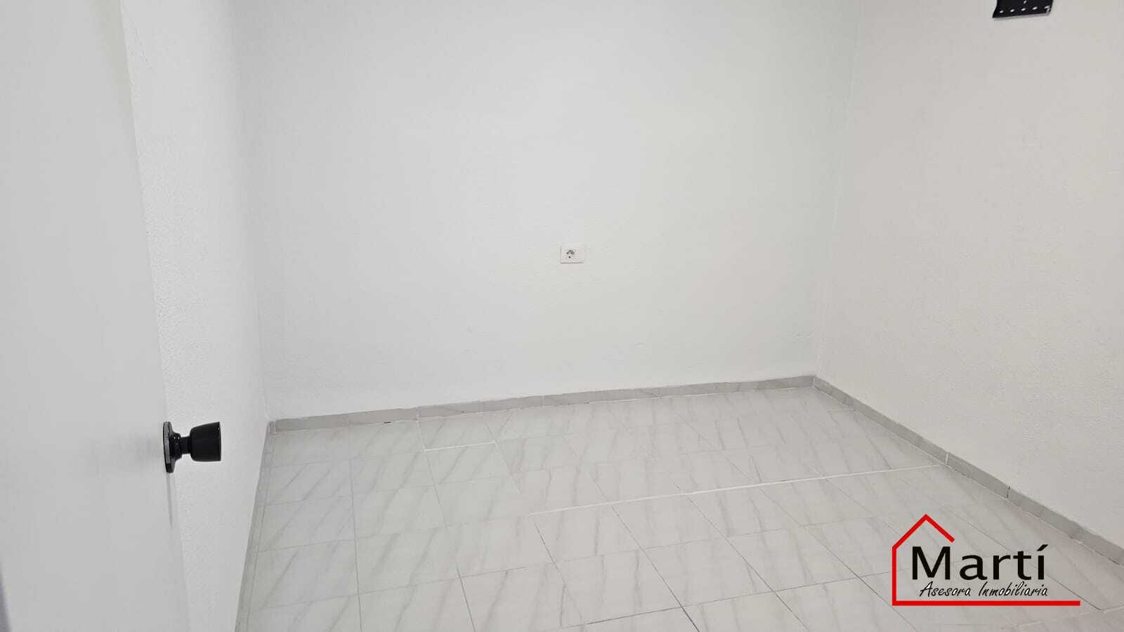Chalet esquinero reformado de 4 habitaciones con terraza en Burriana - Foto 22