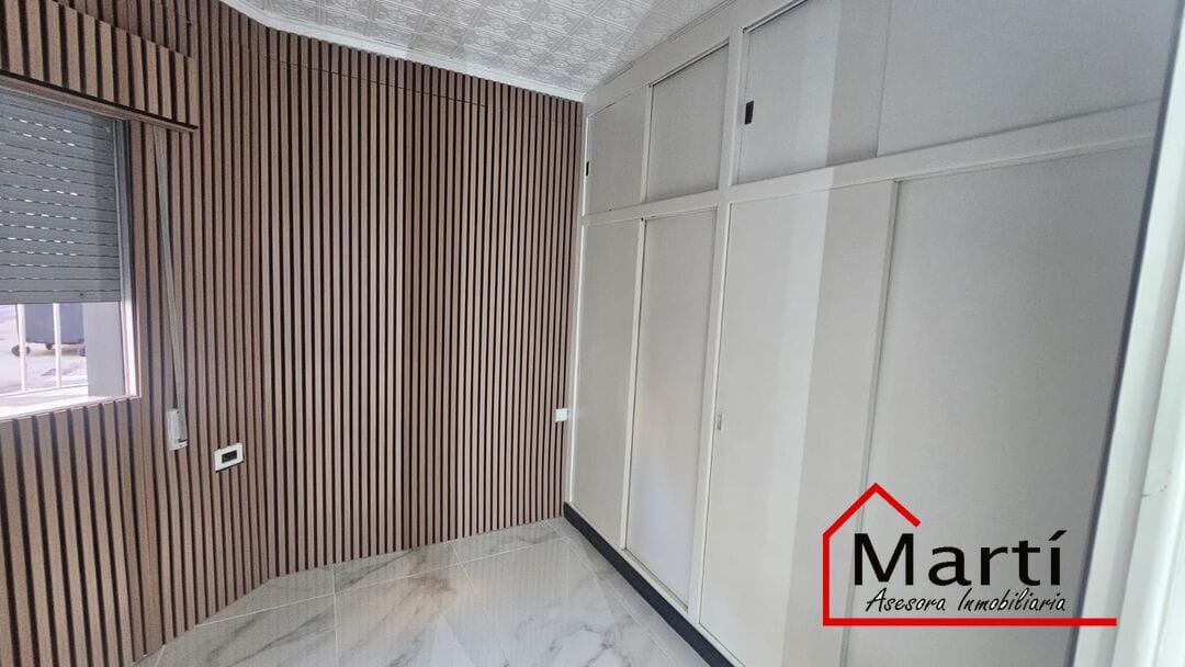 Chalet esquinero reformado de 4 habitaciones con terraza en Burriana - Foto 4